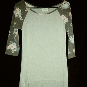 Hi-low floral shirt 🌹